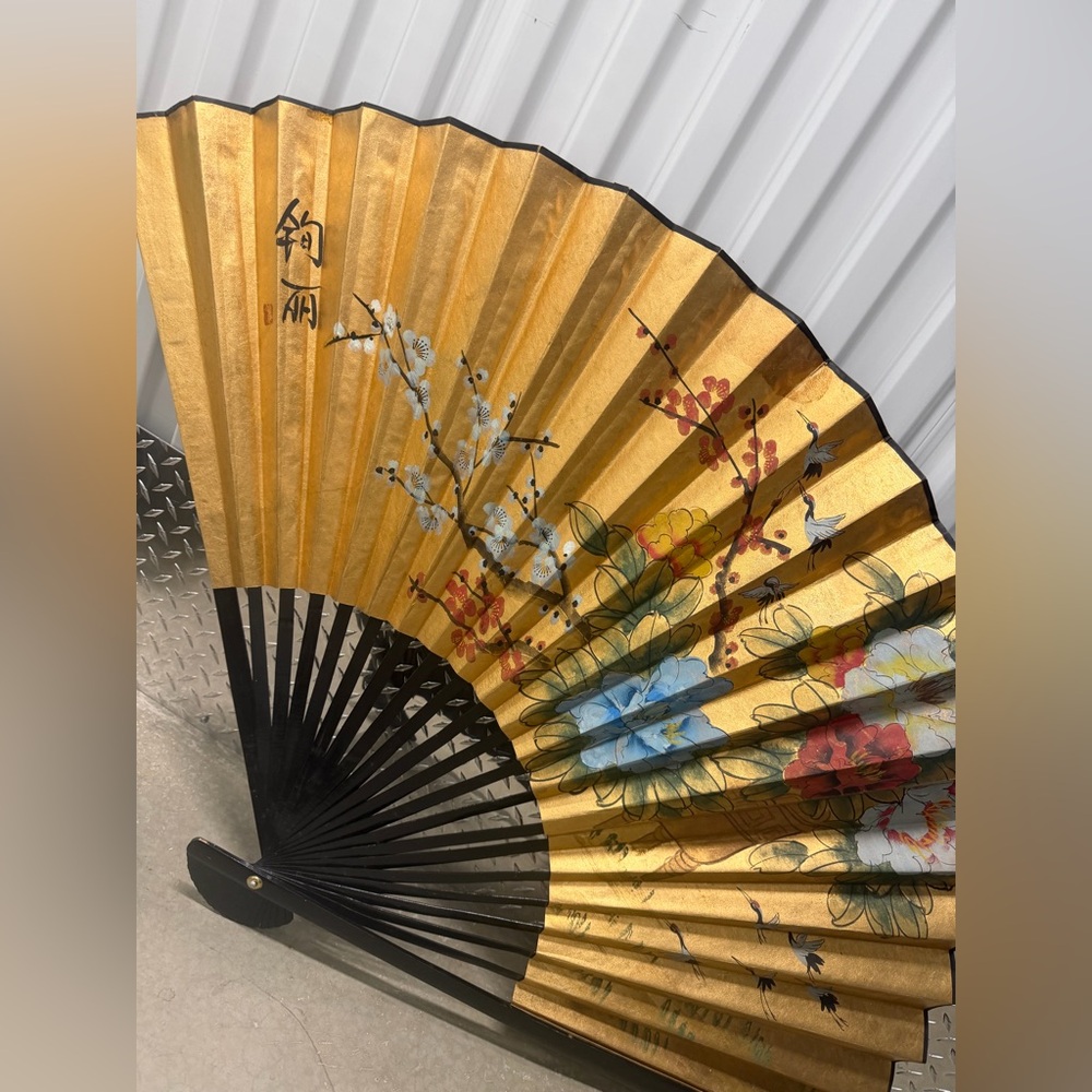 Large foldable oriental fan decor